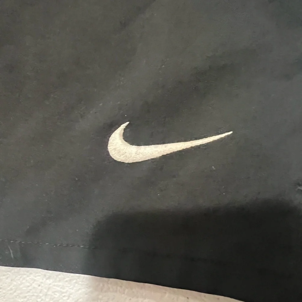 Nike teens  Athletic Black Shorts 18/20 years